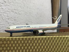 Boeing 777-300 Herpa Wings, Scale 1:500,