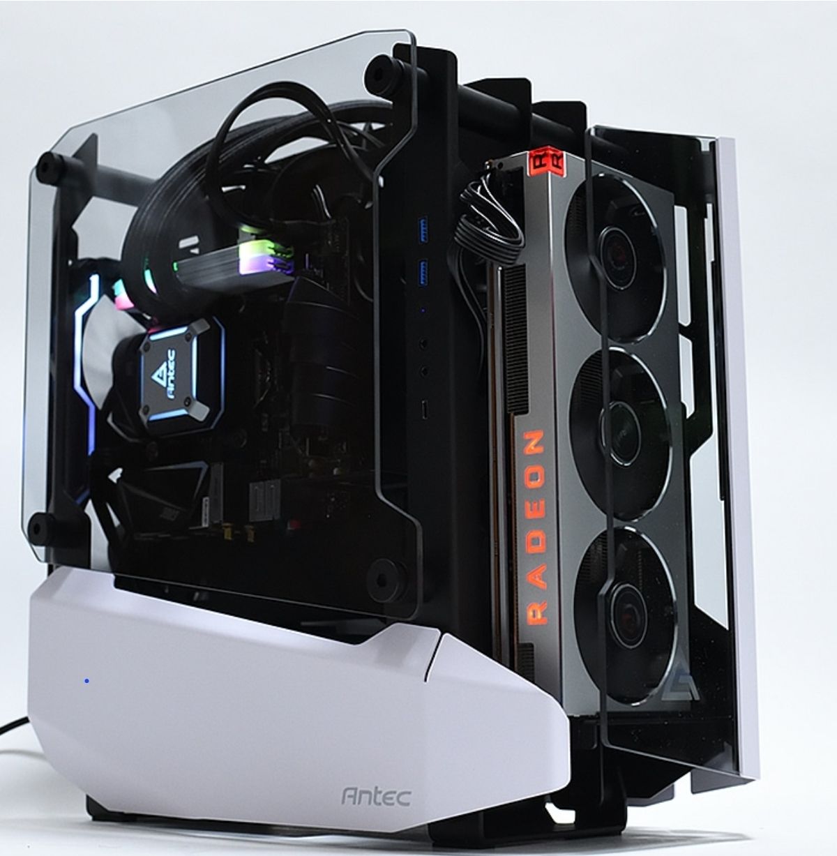 Custodie: Antec Striker Mini-ITX Gehäuse – Usato da Riehen venduto da cosh 1