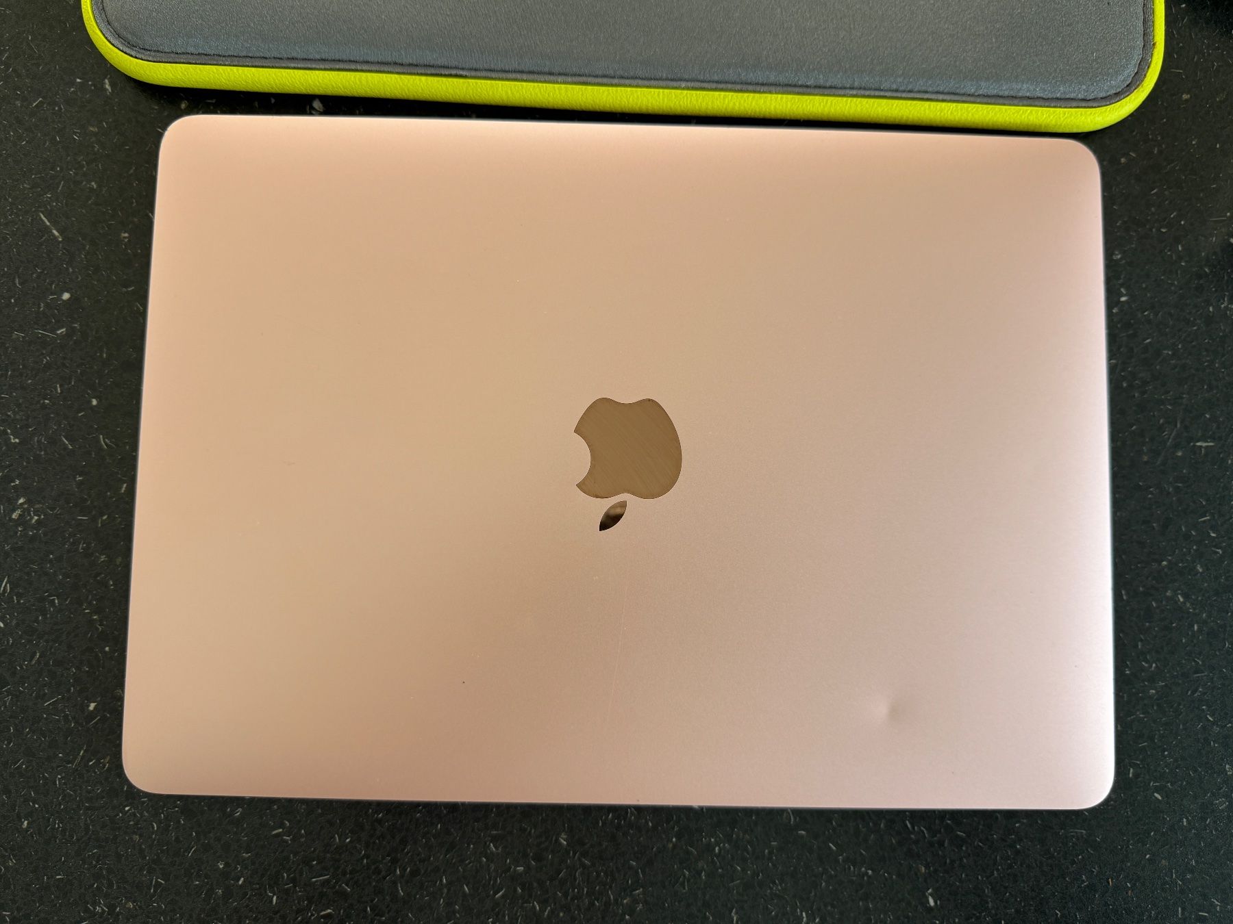 Apple Notebook: MacBook 12-inch,2017,Retina,1,2GHz intel Core m3 – Usato da Niederuzwil venduto da cutorem 1