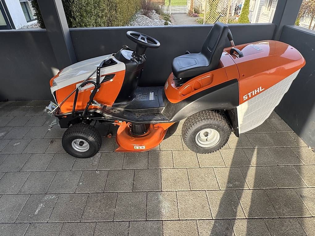 Stihl Tagliaerba: Neuwertig: Stihl Rasentraktor – Usato da Gunzwil venduto da Bushfab 1