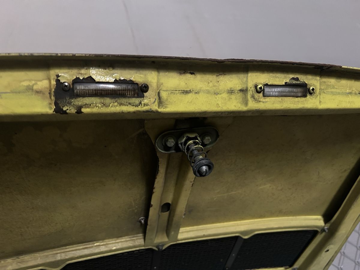 Porsche Tutti pezzi di ricambio auto: Porsche 911 S original Heckdeckel 1970 – Usato da Starrkirch-Wil venduto da charlywatson 5