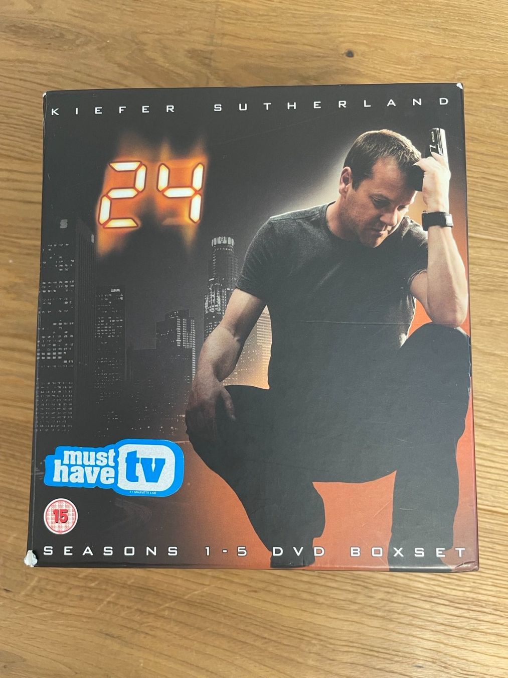Tutti i DVDs: DVD: 24 "Twenty Four": Seasons 1-5 Box Set – Usato da Bonstetten venduto da Bobber_79