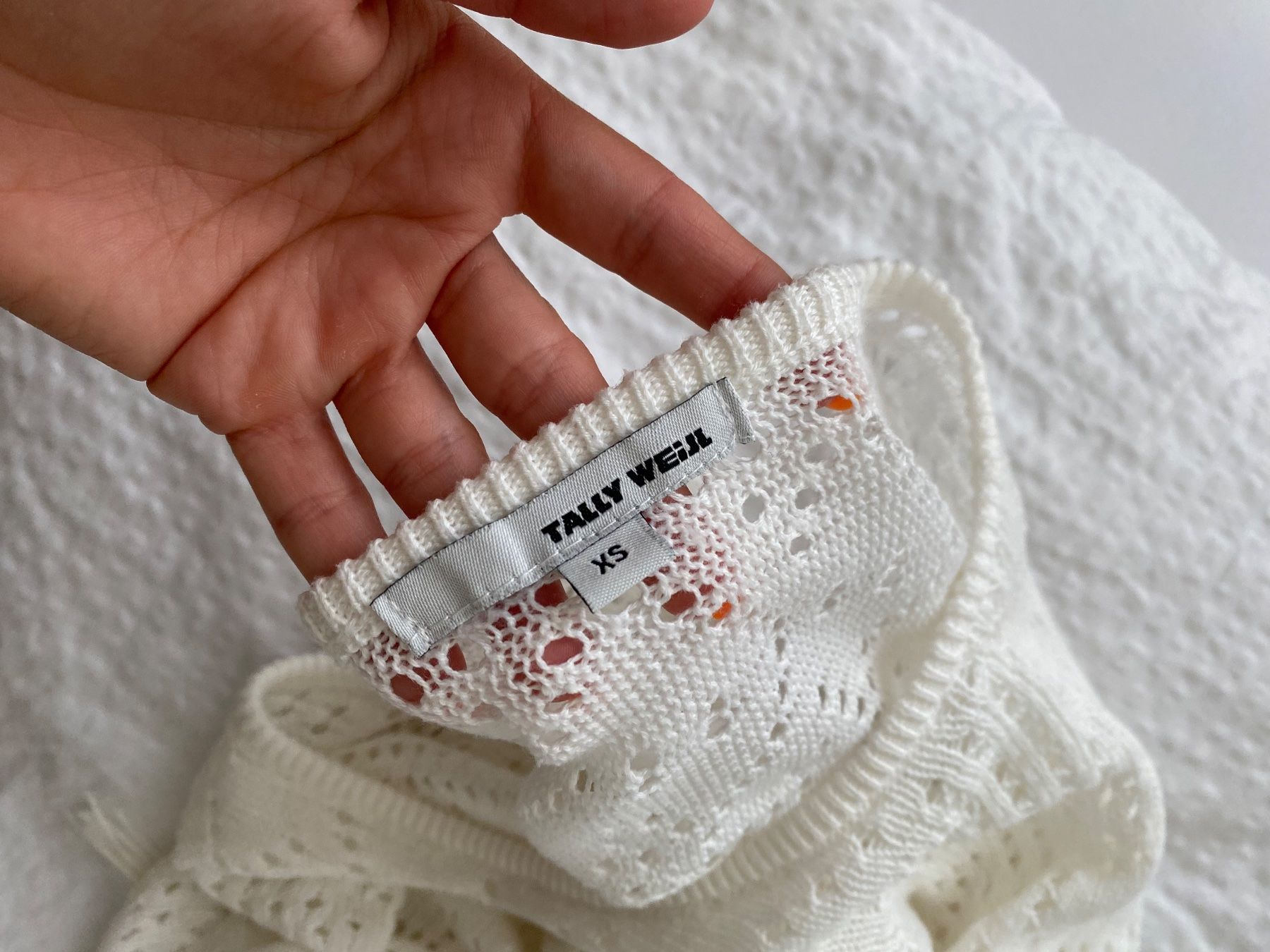 Top: Weisser Cardigan – Usato da Zürich venduto da yae56 1