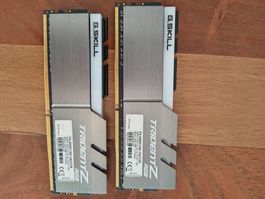 G.Skill Trident Z RGB DDR4 RAM  16GB (2×8GB)  3000MHz CL16