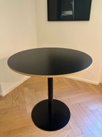 Runder schwarzer Tisch mit Metallfuss, 80 cm