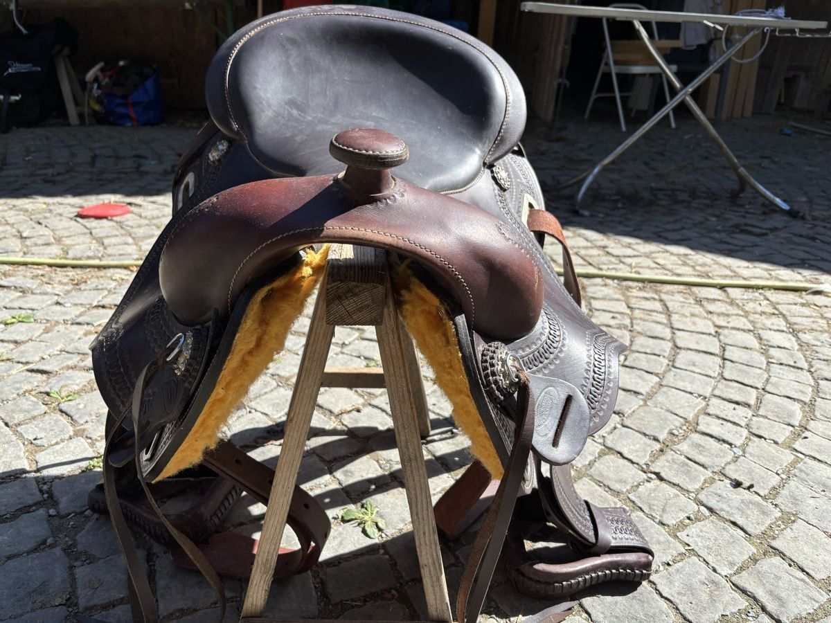 Selles, accessoires: Freemax-Westernsattel – D'occasion à St. Gallen par may_8fbd 6