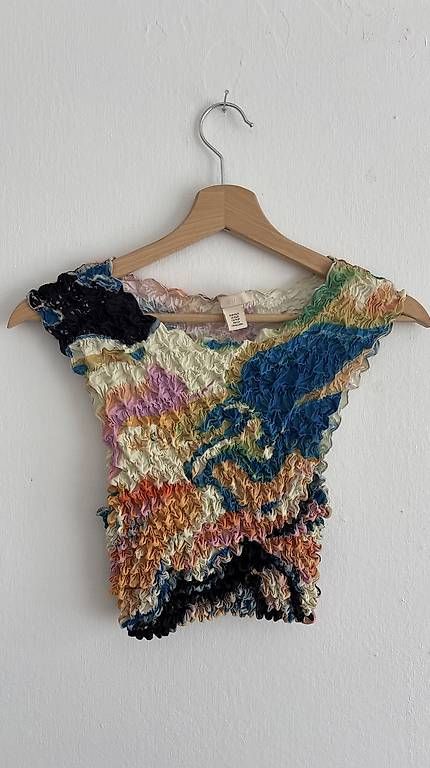 Top: H&M GERAFFTES DAMEN-TOP – Usato da Liebefeld venduto da DilaraNathalie 2