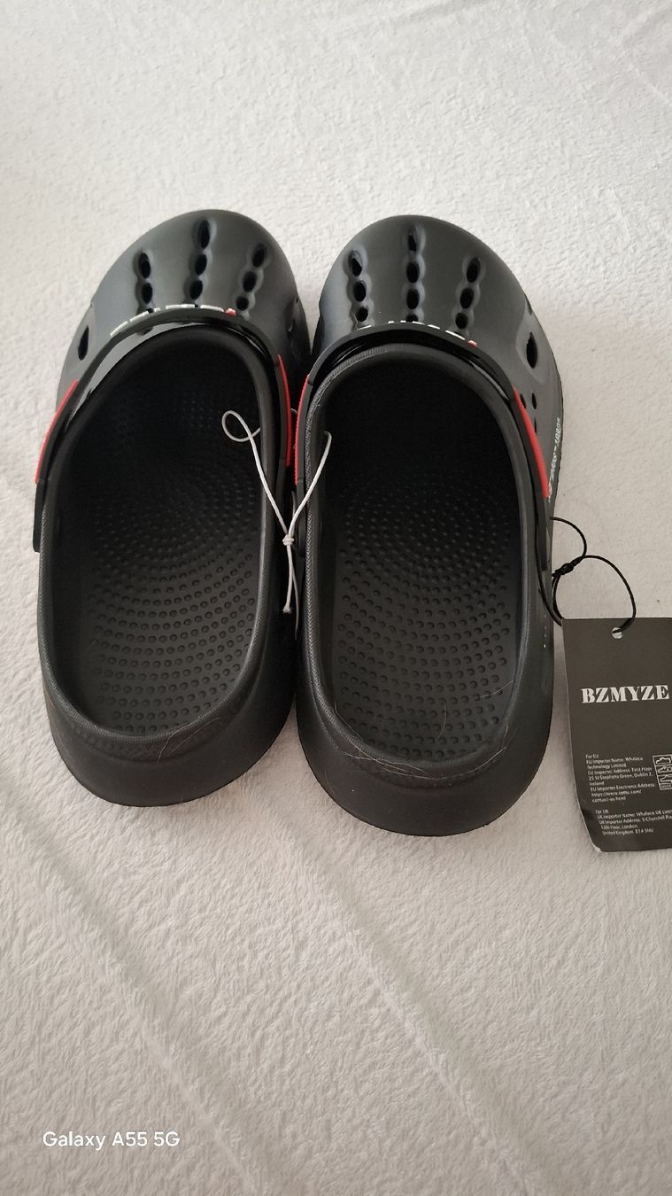 Chaussures hommes: Neue schwarze Clogs, Größe 44-45 – Neuf avec emballage d'origine à Sirnach par donatogalella81 1