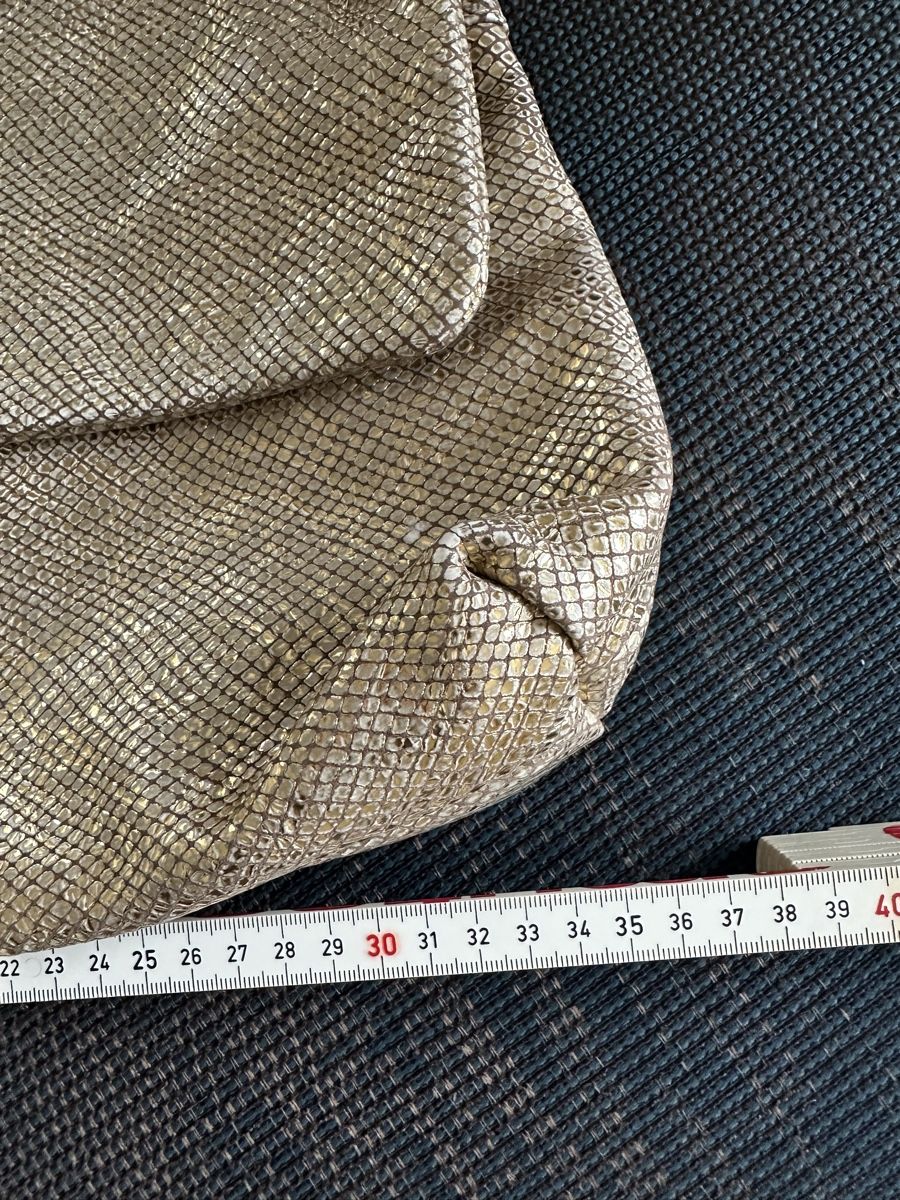 Borse da donna: Goldtasche – Usato da Bäch SZ venduto da ruslena29 7