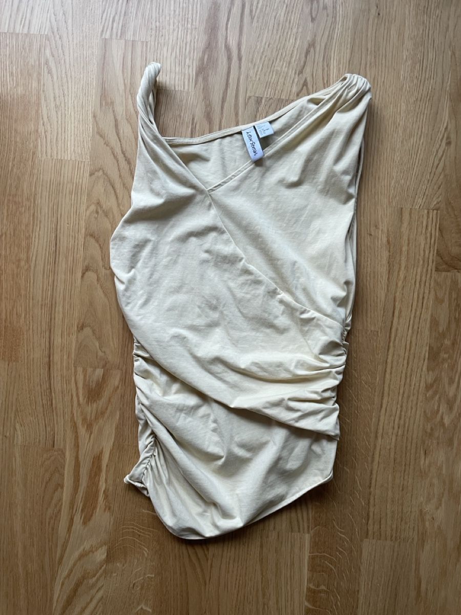 Other Stories Tops: ALLES RAUS Top asymmetrisch – Gebraucht aus Kloten von simones.thriftshop