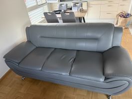 Neuwertiges Sofas Kunstleder