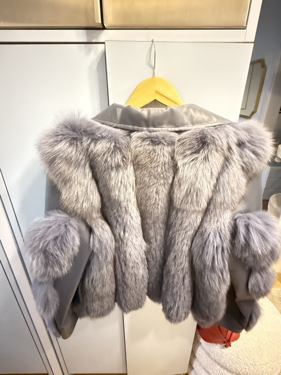 Giacche: Jacke mit Pelzbesatz, Grau, Gr. 36-38 – Nuovo (secondo la descrizione) da Zug venduto da katarinajj 2
