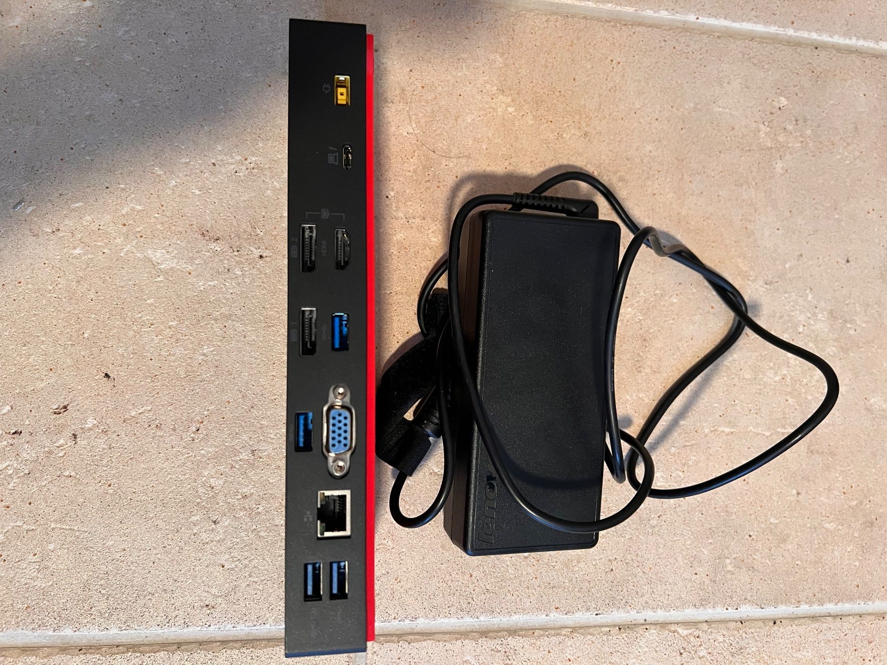 Lenovo Dockingstation: Lenovo ThinkPad Thunderbolt 3 Dockingstation – Neu (gemäss Beschreibung) aus Maur von luluki2407 3