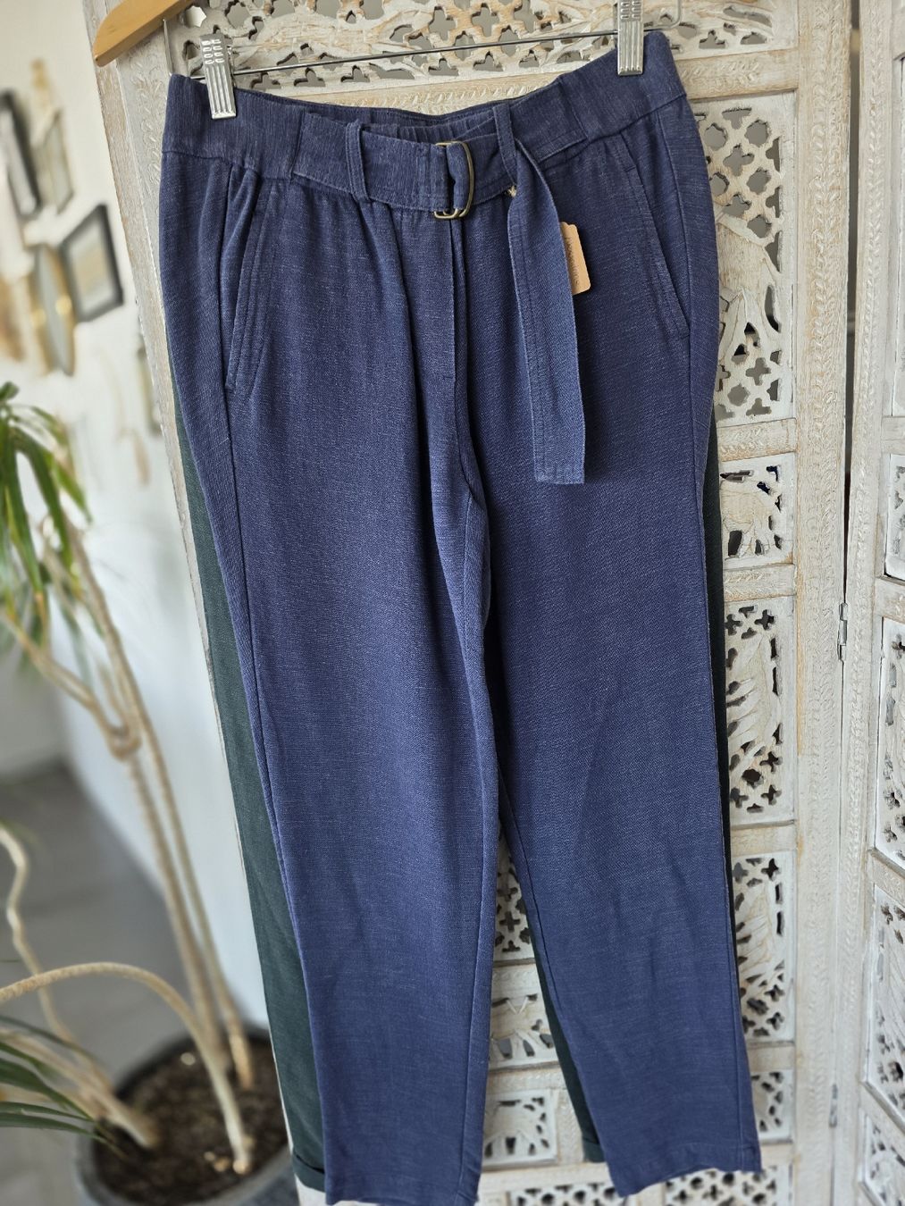 Sessun Hosen: Pantalon décontracté Sessún Taille 34 – Gebraucht aus Courgevaux von AT12
