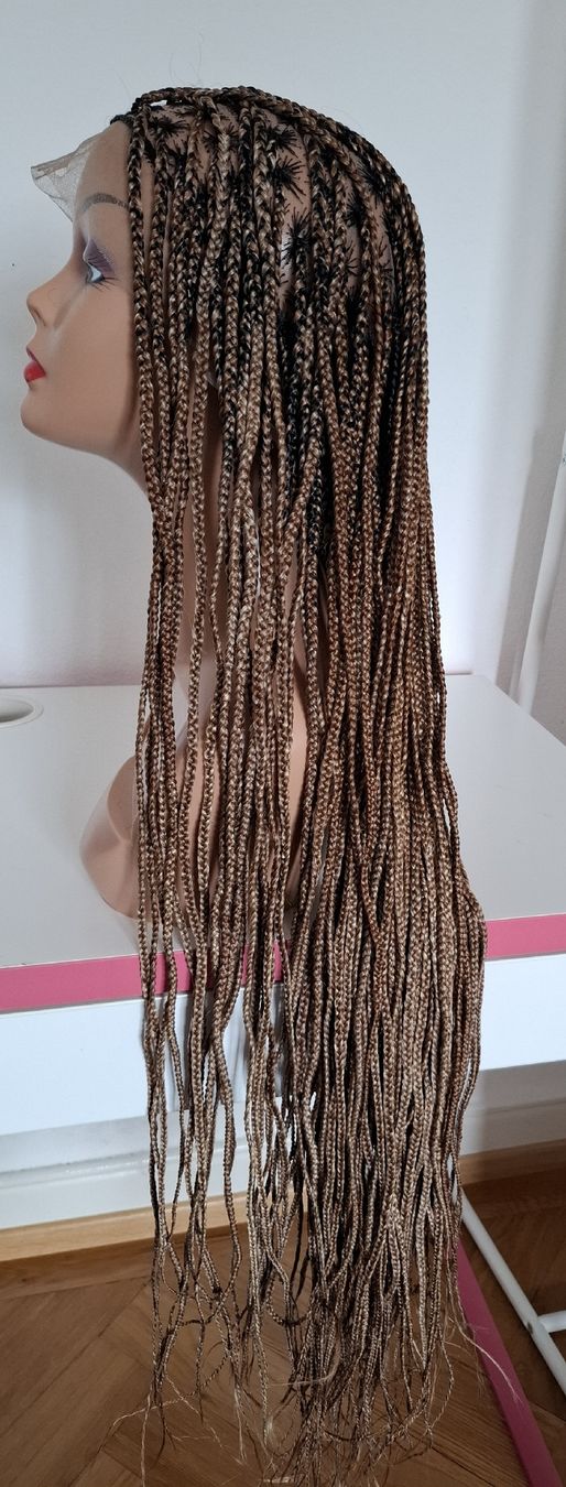 Parrucche: Light Brown Braided Wig | Natural Look | Handmade – Nuovo (secondo la descrizione) da Lausanne venduto da usa_xd5k 4