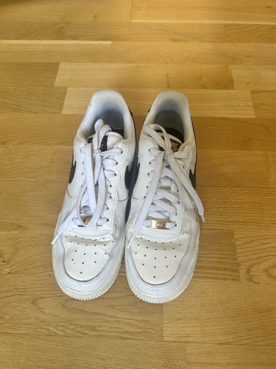 Nike Scarpe da donna: Nike Air Force 1 Weiss/Schwarz Gr. 39 – Usato da Zürich venduto da kay_gd22 2