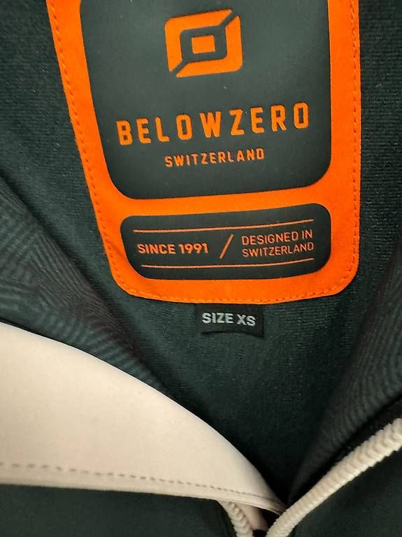 Giacche: Belowzero Outdoor Jacke Pink Schwarz NEU – Usato da Sursee venduto da pilatus.sport 2