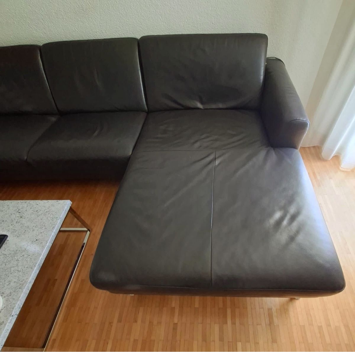 Sofas: Leder Ecksofa dunkelbraun mit Ottomane gebraucht – D'occasion à Spiegel b. Bern par DDML-3000 3