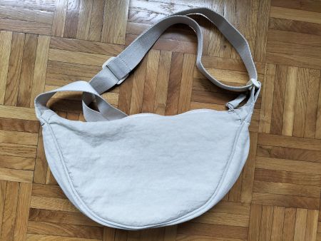 Sac bandoulière beige en nylon très peu utilisé
