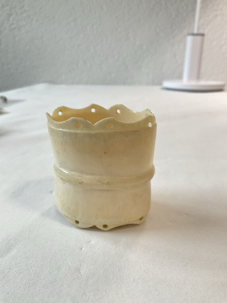 Schalen: Petit pot, sculpté  – Gebraucht aus Malleray von Robot12 2