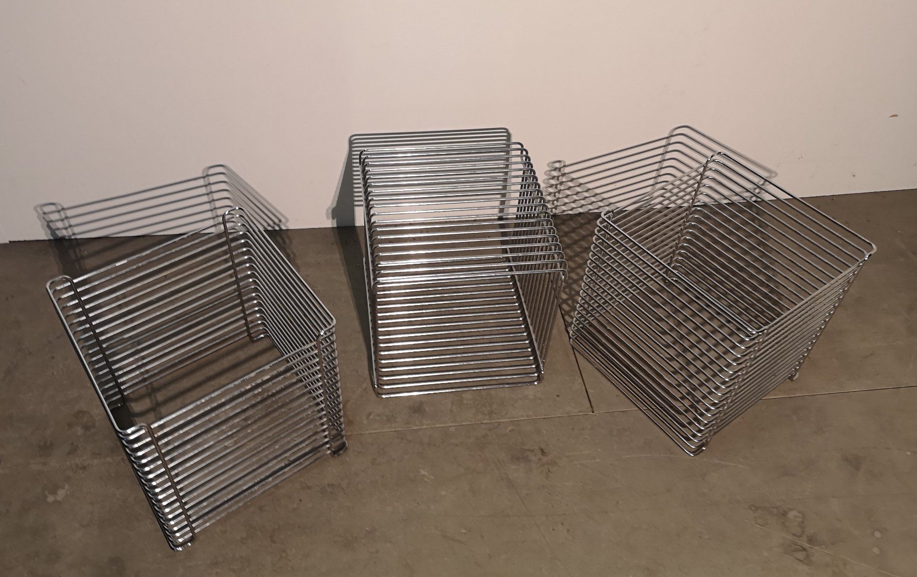 Regale: Panton Wire Cube, Regal/Beistelltisch/Hocker - Original – Gebraucht aus Solothurn von Sis_email 1