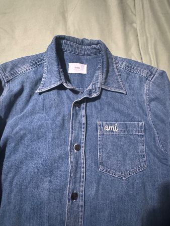 Chemise en jean AMI Paris brodée, taille S, super état! 58