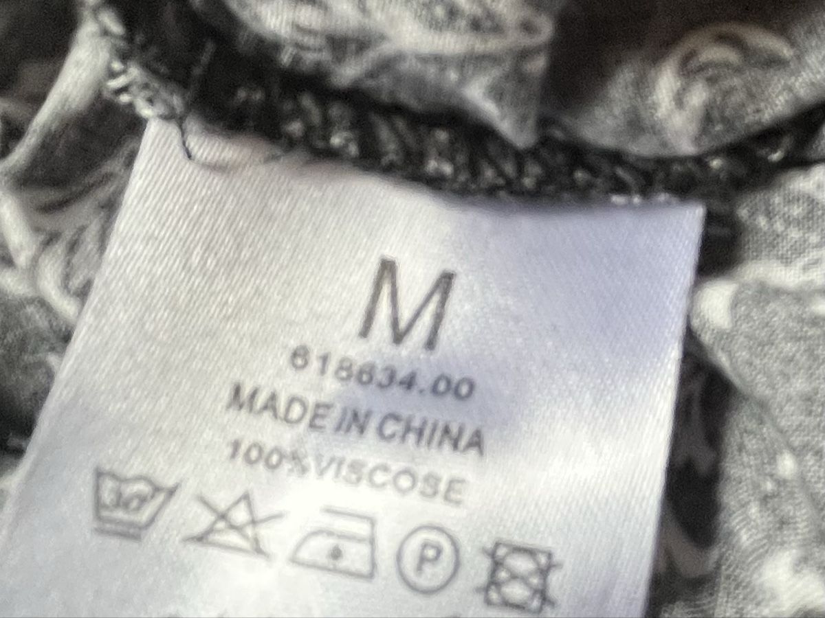 Blusen: Schwarze Bluse mit hübschem Muster / Gr M / Viskose – Gebraucht aus Biel/Bienne von LadyDita 5