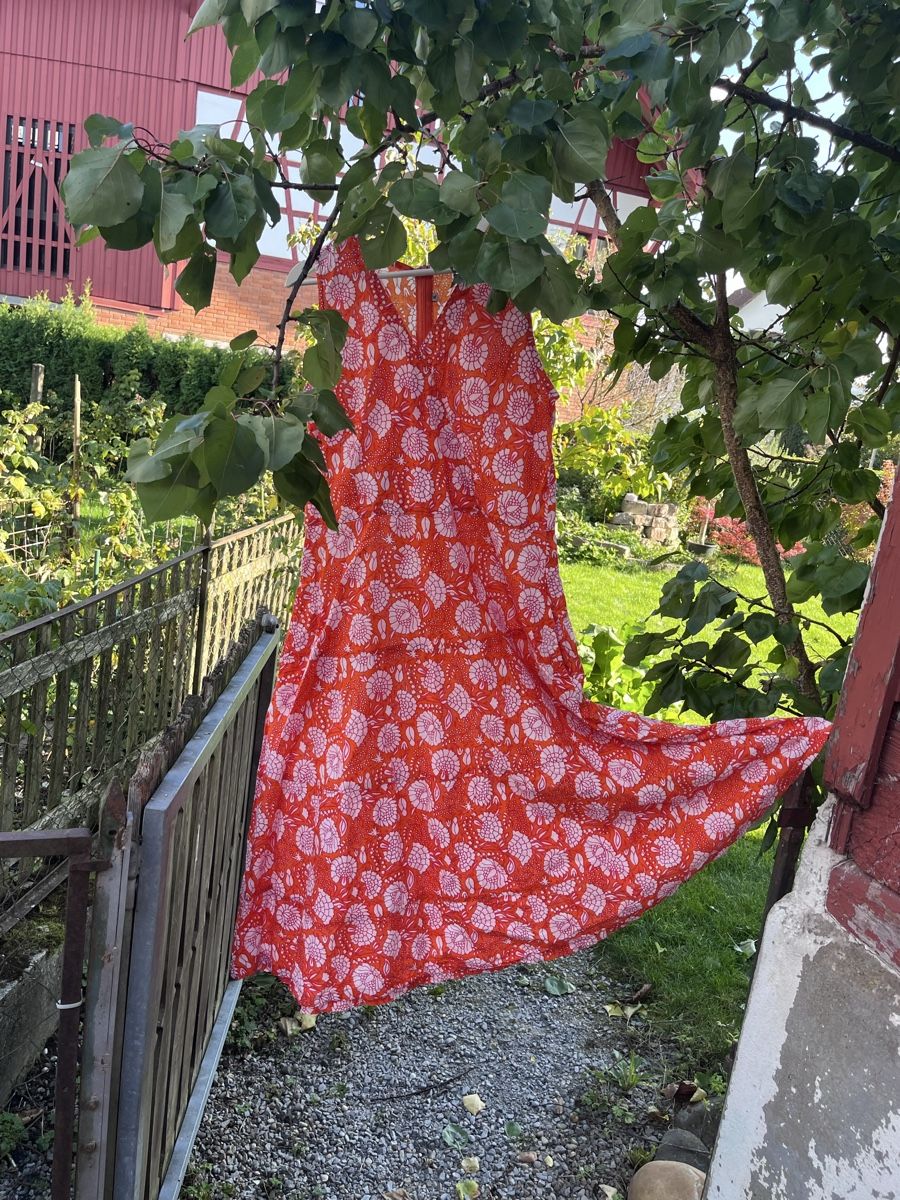 Vestiti: Sommerkleid gr.42 Tatti collection – Usato da hüntwangen venduto da Fiorenzaanna
