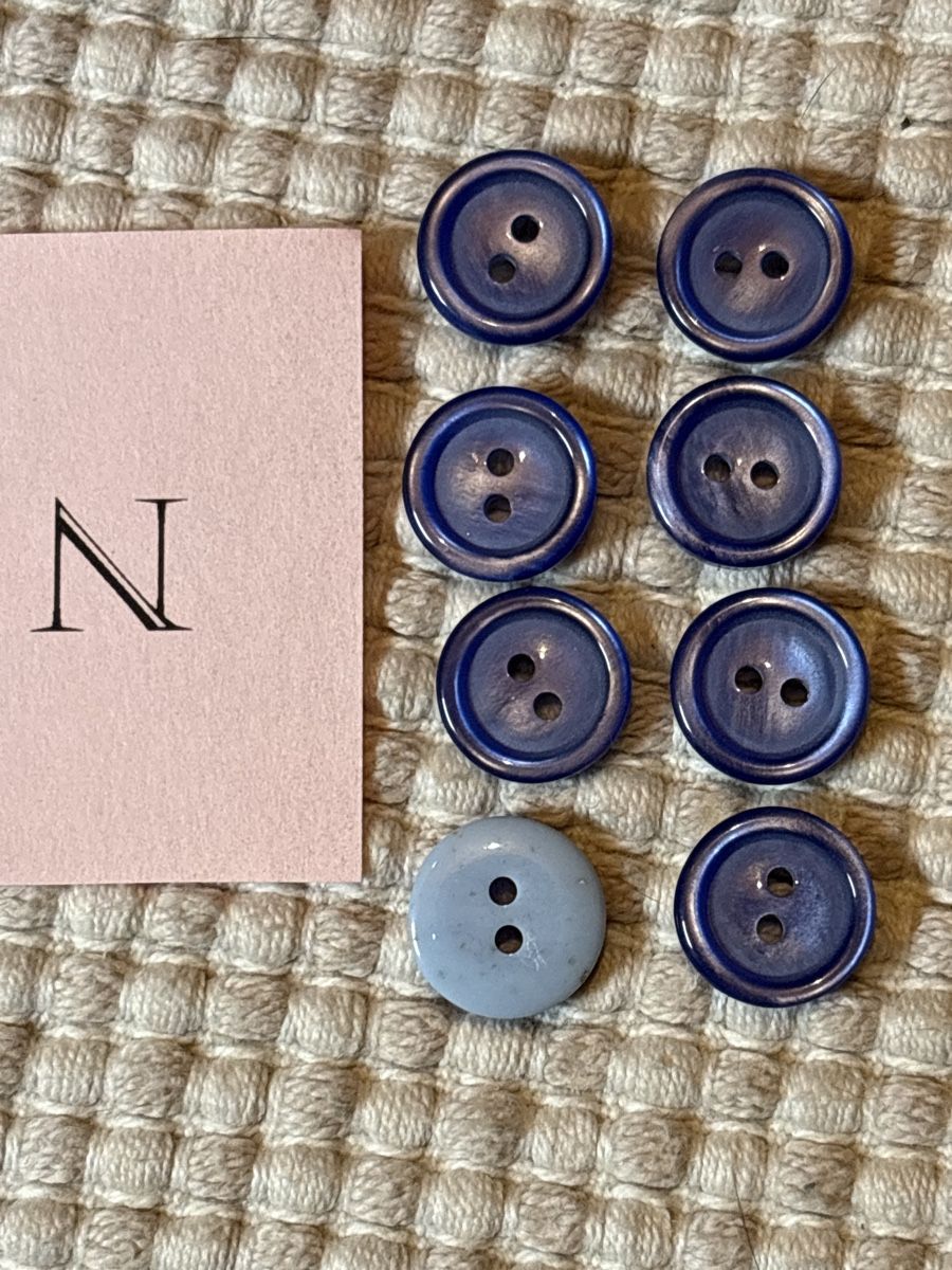 Bottoni: 8 Kunststoff Knöpfe – Nuovo (secondo la descrizione) da Rümlang venduto da BoutiqueMonique16