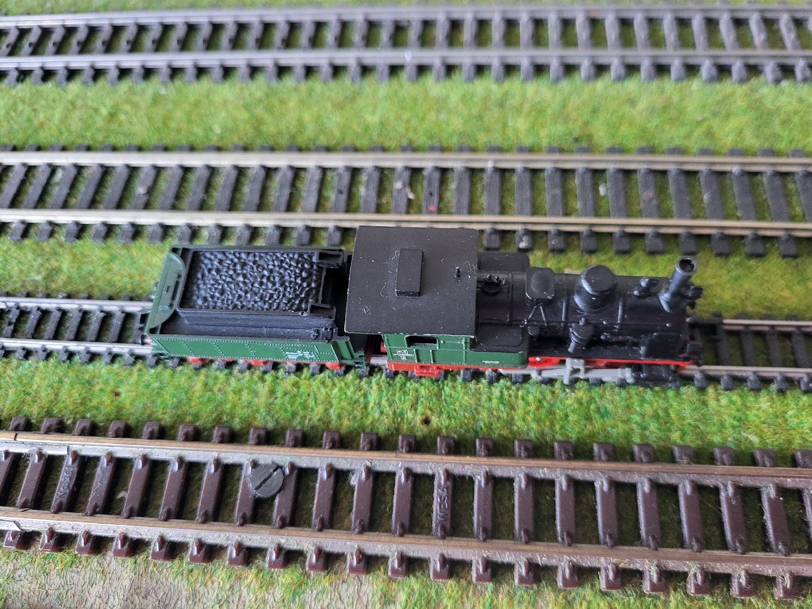 Arnold Modellini di ferrovie: Arnold Dampflok Analog Spur N – Usato da Pfäffikon SZ venduto da abschleppfahrzeug 2