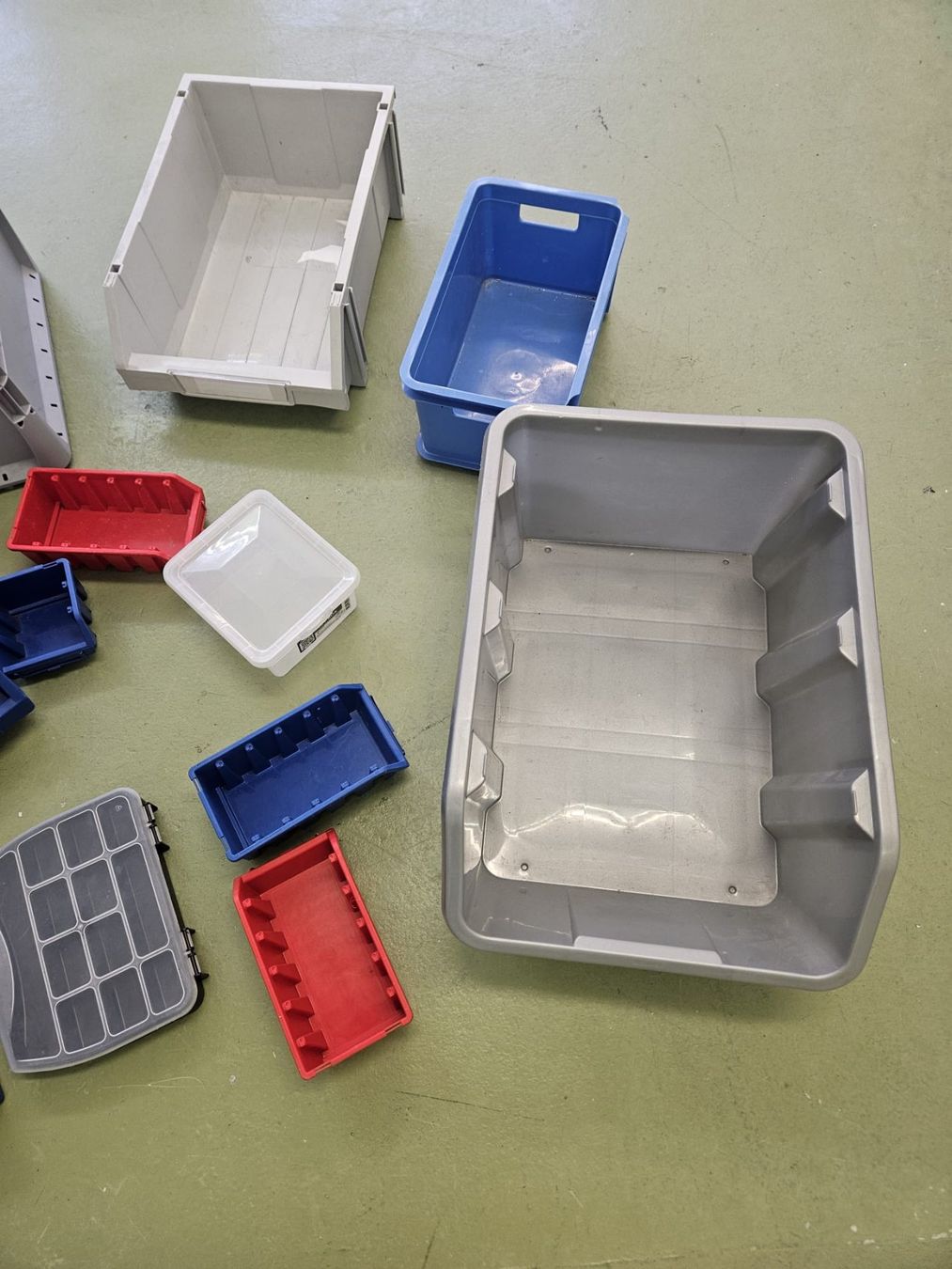 Contenitori & Simili: Boxen Konvolut gemischt – Usato da Winterthur venduto da Moineau_Mechanics 3