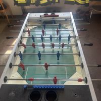 Tischfussball Kickertisch mit Zubehoer guter Zustand