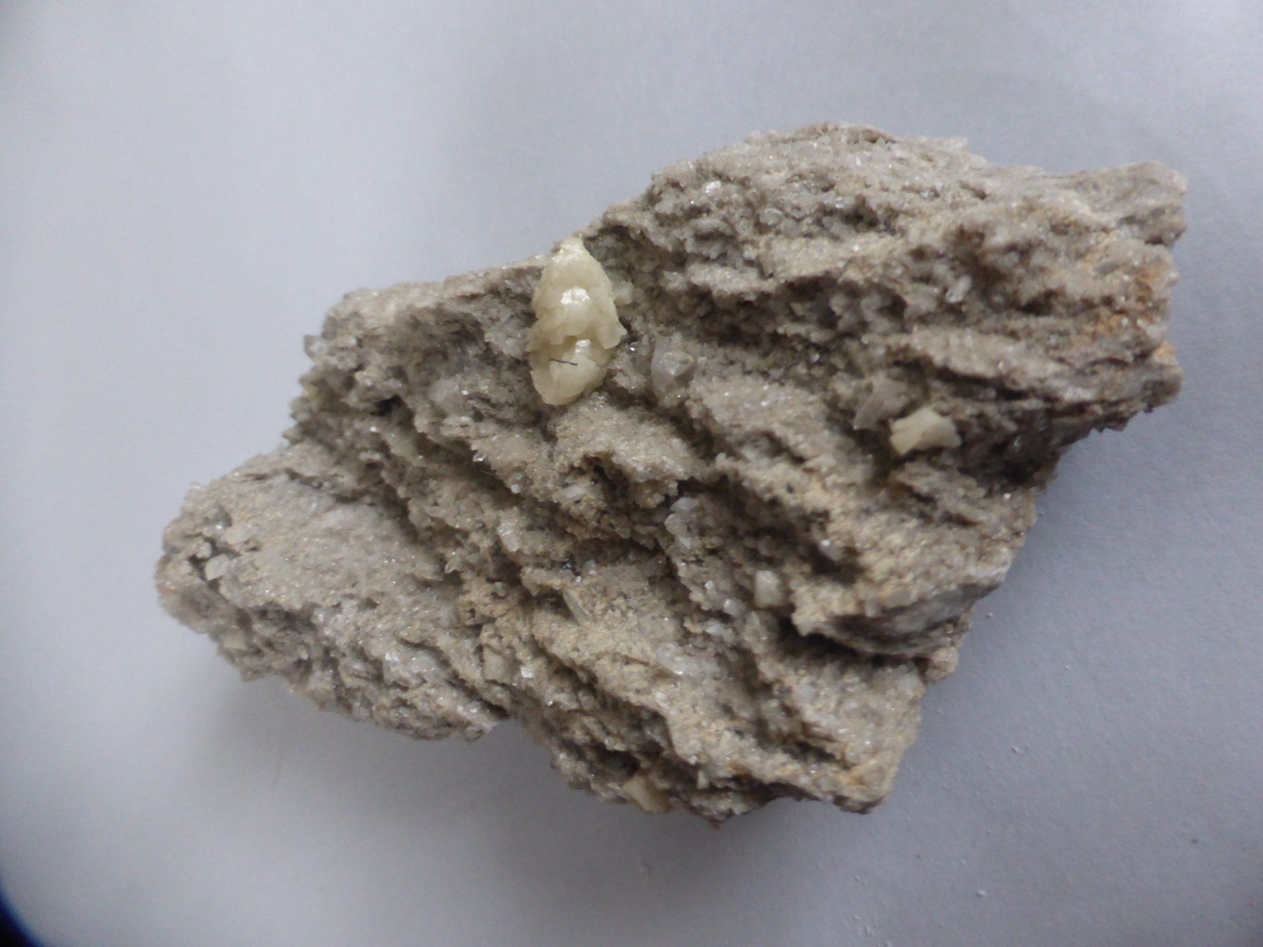 Mineralien & Heilsteine: Kristallstufe: Ankerit, Rutil, Adular bergfrisch! – Gebraucht aus Triengen von Nussbaum14 2