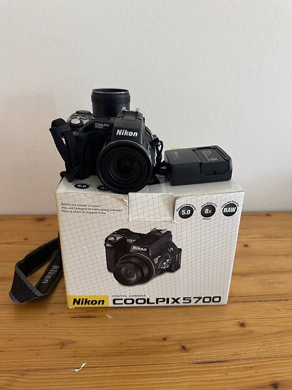 Fotocamera: Nikon  – Usato da Herrliberg venduto da Andreiarodrigues