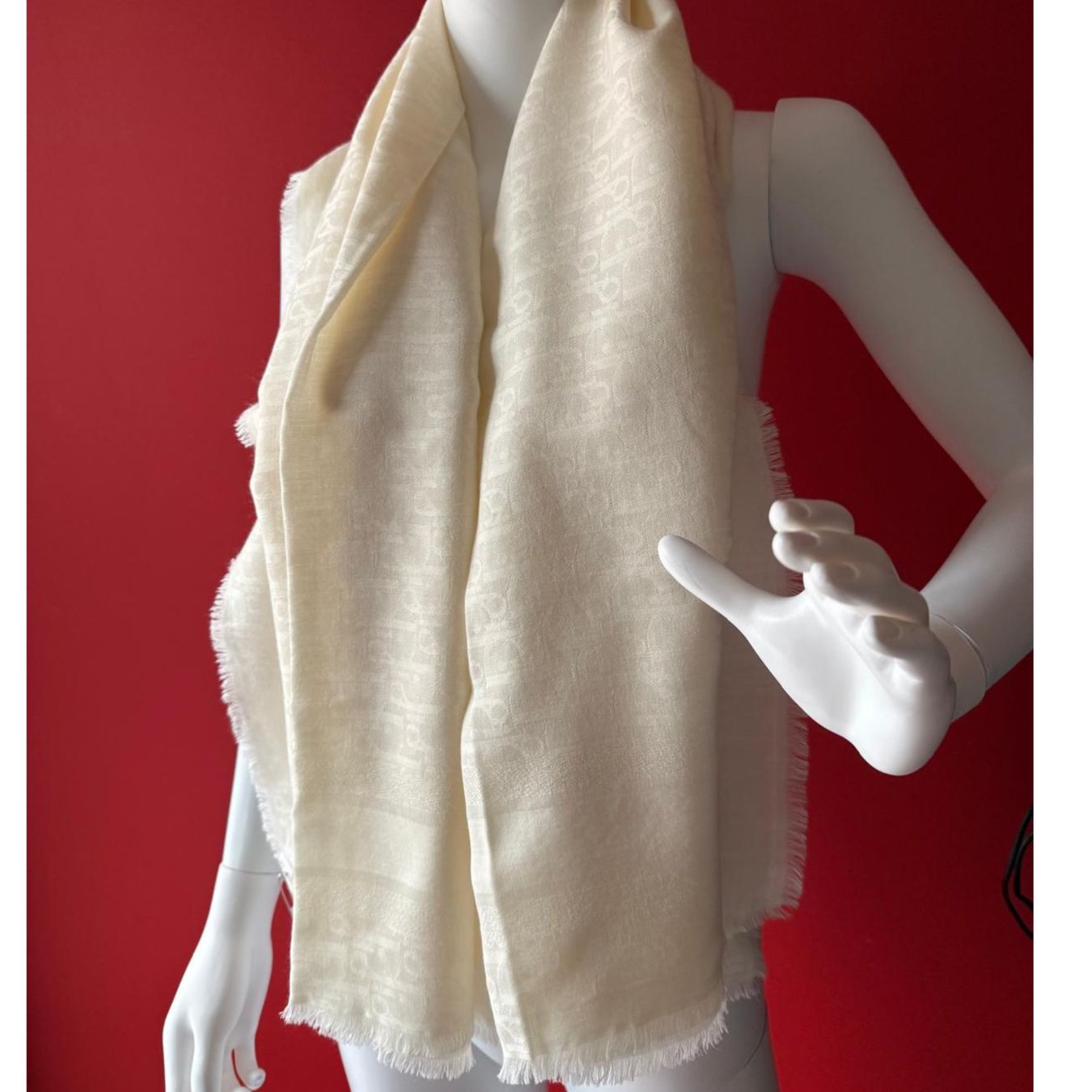 Dior Foulard & Sciarpe: Dior Schal schimmernd beige – Usato da Oberarth venduto da SSS. 1
