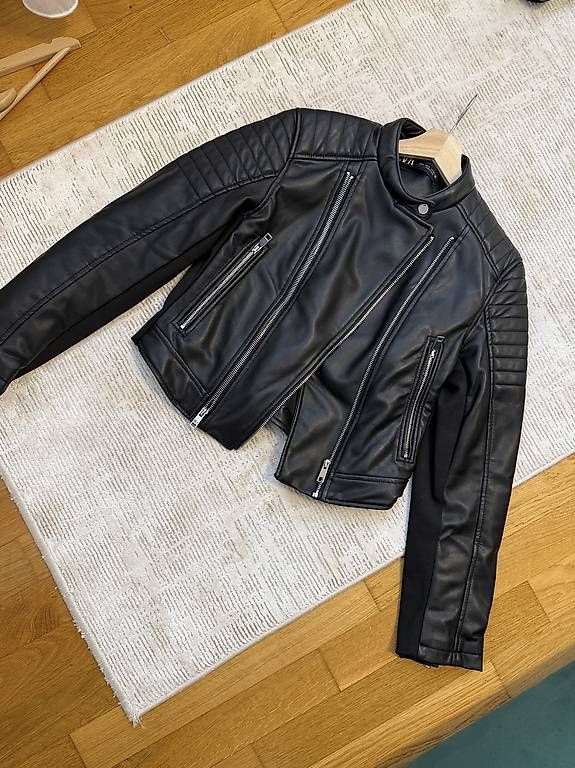Zara Jacken: Leder Jacke Zara M – Gebraucht aus Wetzikon ZH von Em_Sa