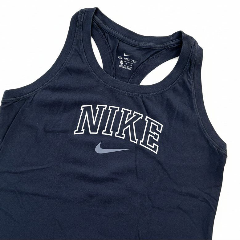 Nike Tops: Nike Racerback Top – D'occasion à St. Gallen par look-twice 2