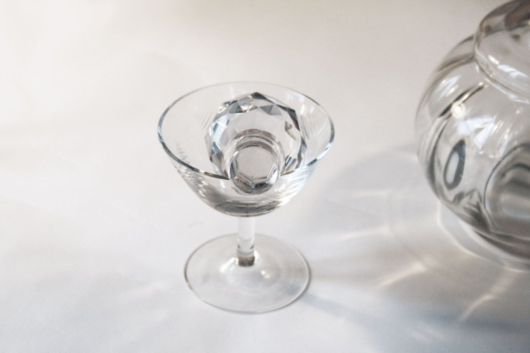 Caraffe: Antike Glas-Karaffe um 1900 / Likörflasche  mit Stopfen – Usato da Hosenruck venduto da Musikmamsell 4