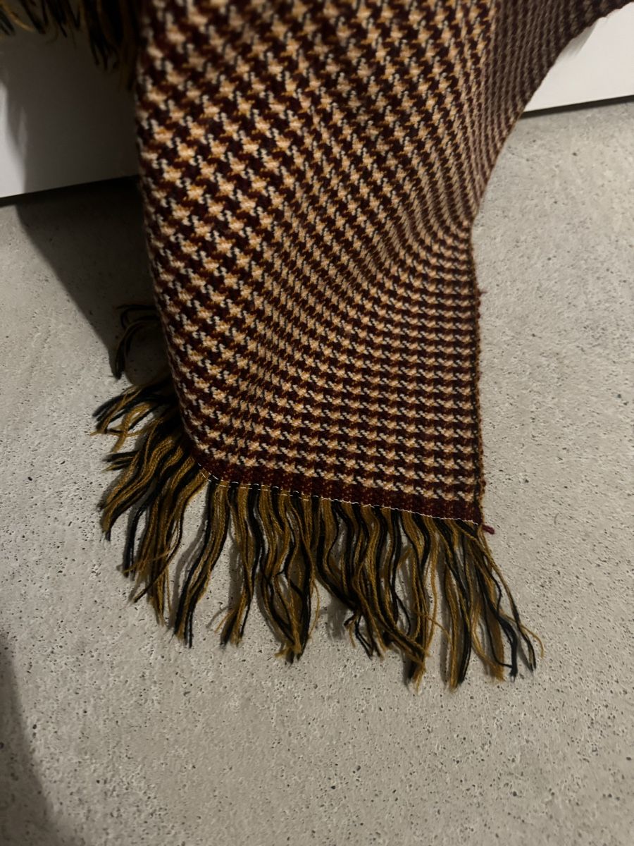 Foulard & Sciarpe: Handgewebter Wollschal – Usato da Zürich venduto da Chanelle07 1