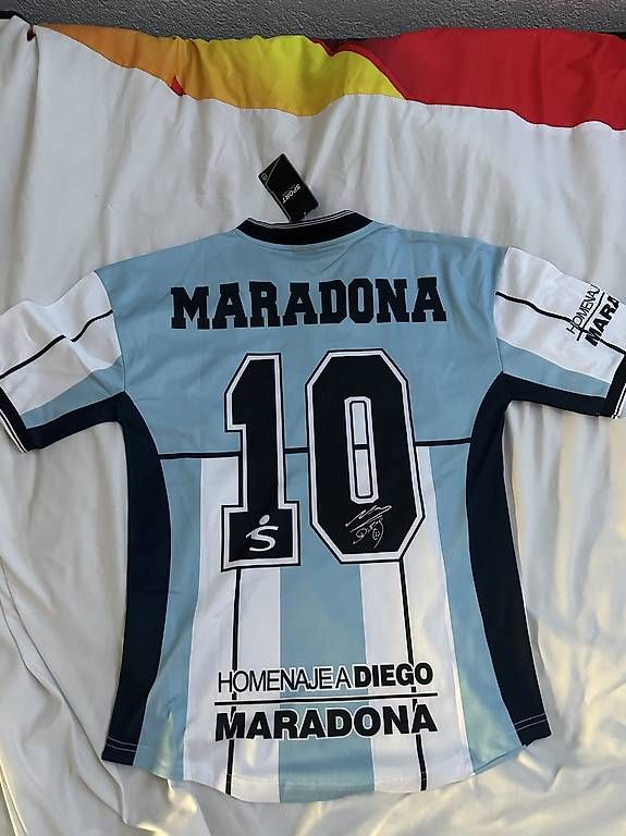 Leibchen & Hosen: Maradona 10 Trikot Special Edition – Gebraucht aus Birr von rob_d6wl 1