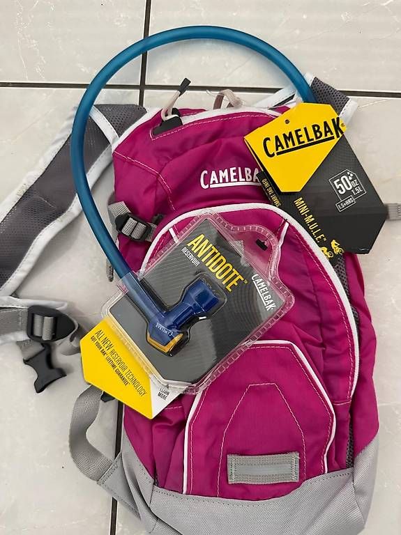 Zaini: CAMELBACK Rucksack Mini M.U.L.E. - pink 1,5L (neu) – Usato da Walchwil venduto da Nippon 2