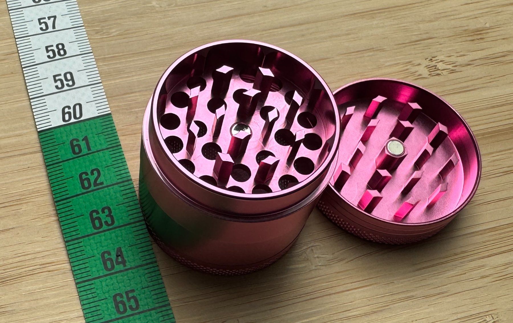 Tabacchi: rosa Herz Metall Grinder, rose, Mühle – Nuovo e nell'imballaggio originale da Winterthur venduto da YaV 2