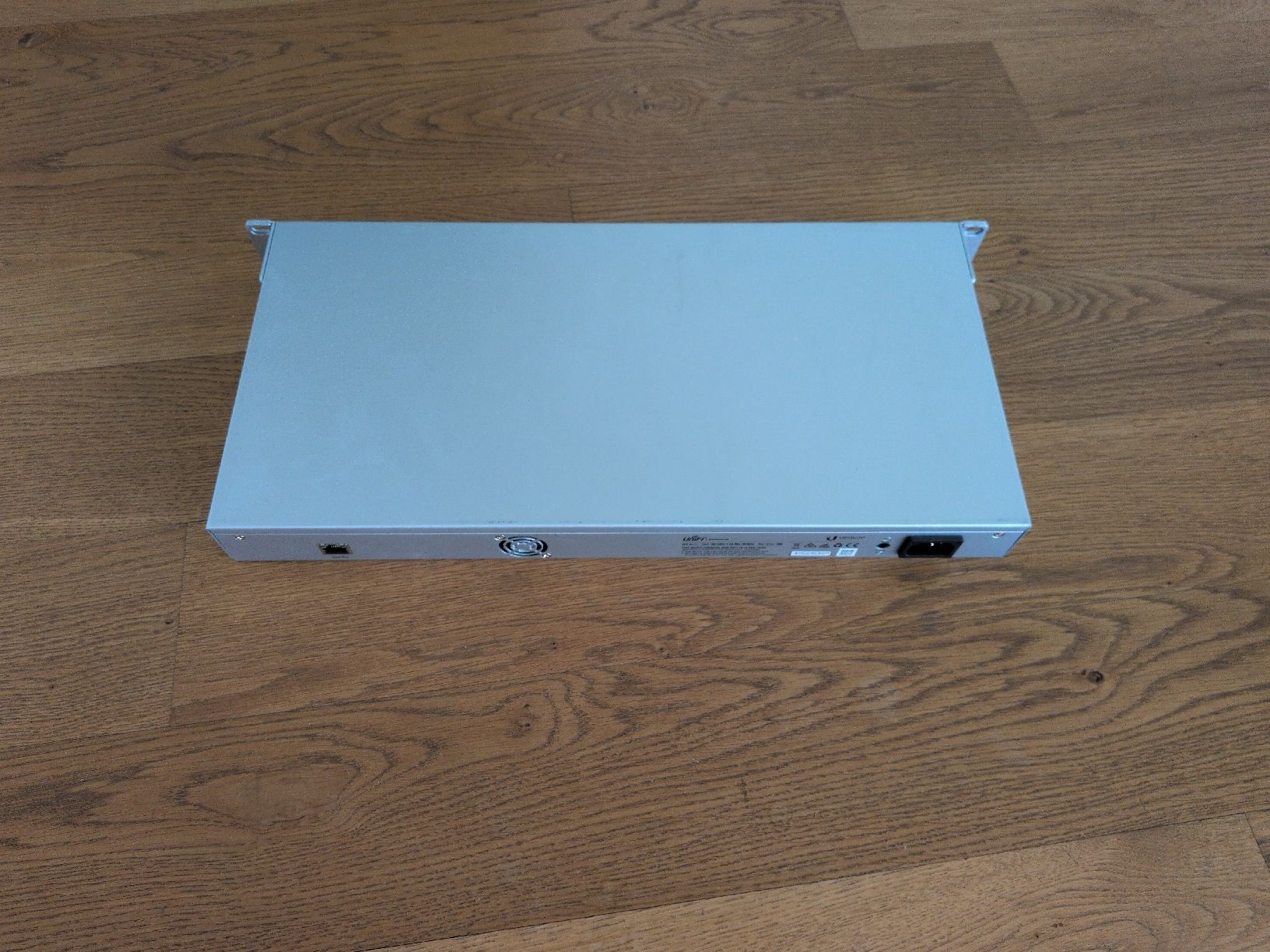 Interruttori: Ubiquiti UniFi Switch 24 Network Switch US-24 – Usato da Mörigen venduto da OffbeatWiring 3