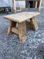 selbstgemachter Holzschemel aus Altholz aus unserer Schreine