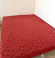 ROTE DECKE & KISSENBEZÜGE SET MIT STERNEN