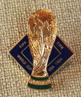 I022 - Pin Pokal FIFA World Cup