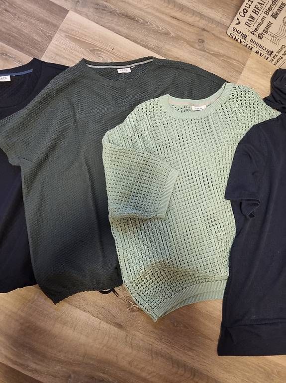 Cecil Lotti di vestiti: Pulli's Grösse XXL CECIL 46/48 Kleiderpaket – Usato da Einsiedeln venduto da Fluh05 9