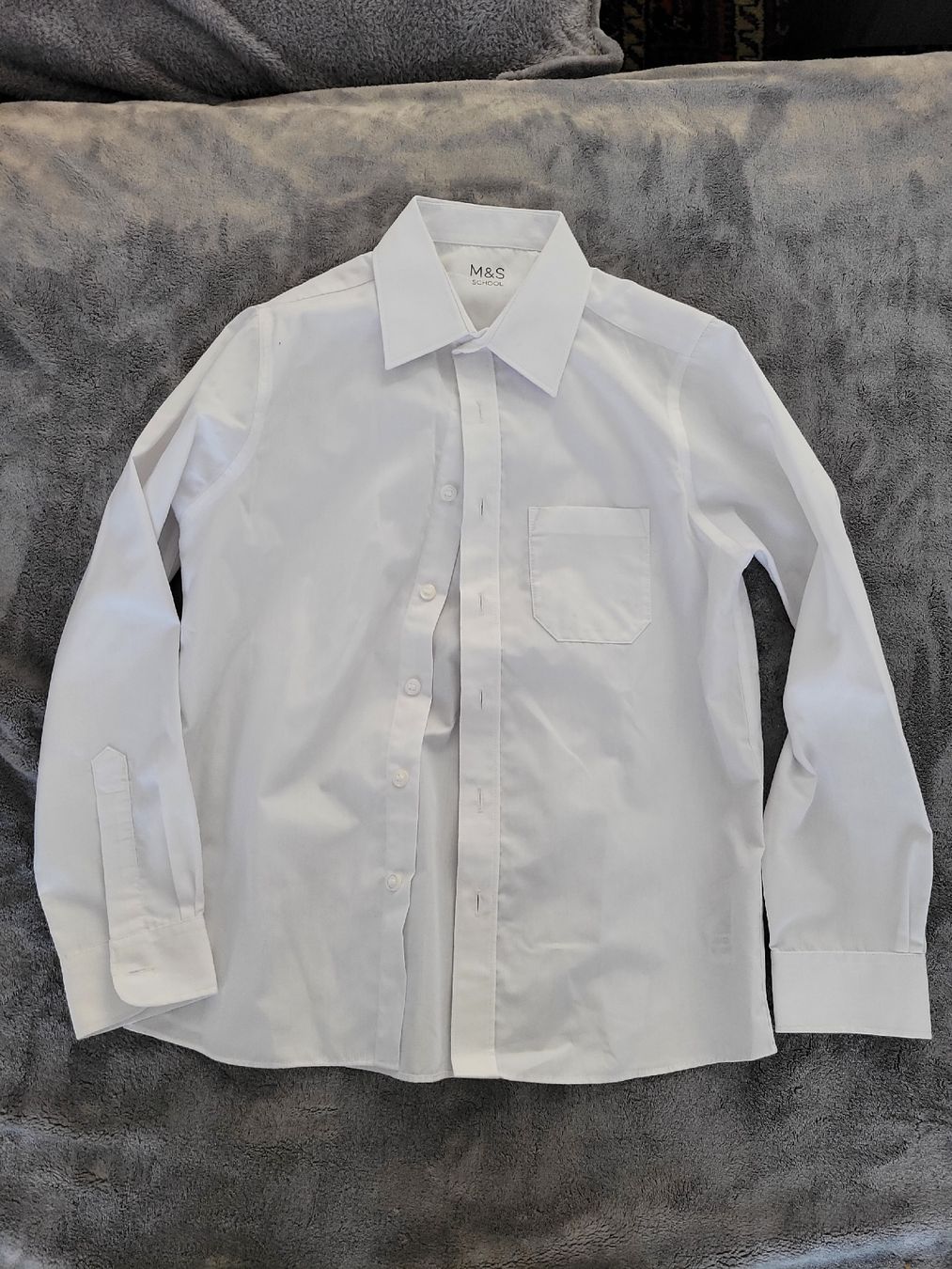 Camicie, T-shirt & Polo: 2 Chemises blanches garçon, taille 140. Comme neuve! – Usato da Zürich venduto da heldc