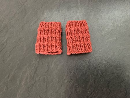 Handgestrickte Kinder-Pulswärmer Amedisli Rostrot