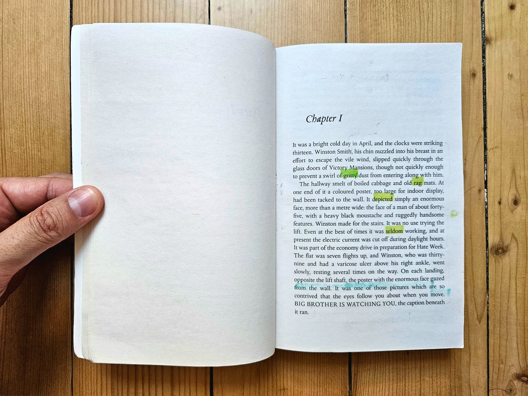 Bücher: George Orwell - Nineteen Eighty-Four (1984) – Gebraucht aus Genève von Januacoeli 2